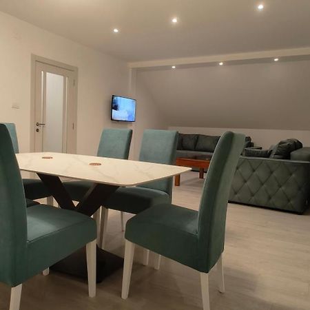 Privatna Soba Dusan Surcin Экстерьер фото
